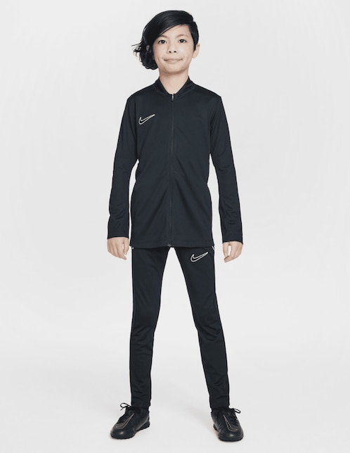 Conjunto deportivo Nike para niño