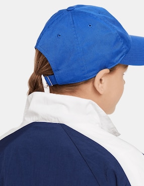 Gorra con visera curva hebilla Nike infantil