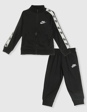 Conjunto deportivo Nike para niño