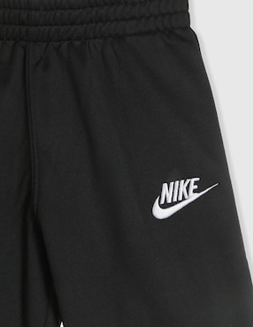 Conjunto deportivo Nike para niño