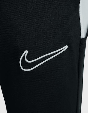 Conjunto deportivo Nike para niño