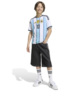 Jersey de Selección de fútbol de Argentina local de Lionel Messi manga corta Mundial Adidas para niño