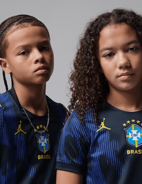 Jersey de selección de fútbol de Brasil visitante manga corta Mundial Nike jugador infantil