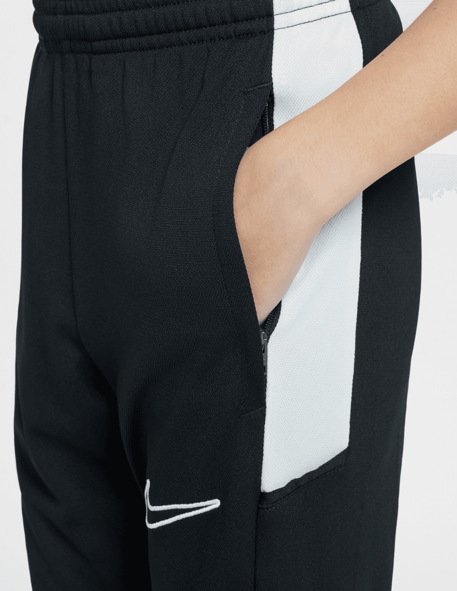 Conjunto deportivo para niño 10